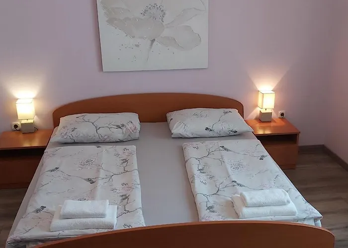 With A Parking Space 게스트하우스