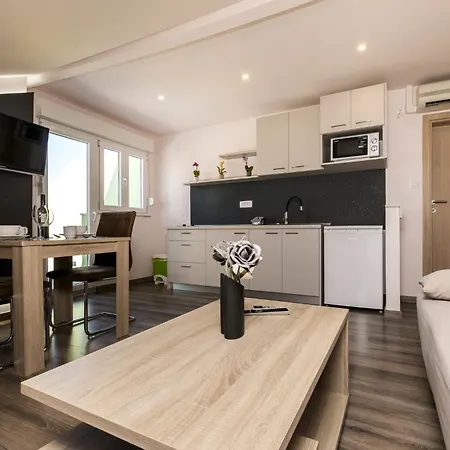 With A Parking Space Guest house 3*